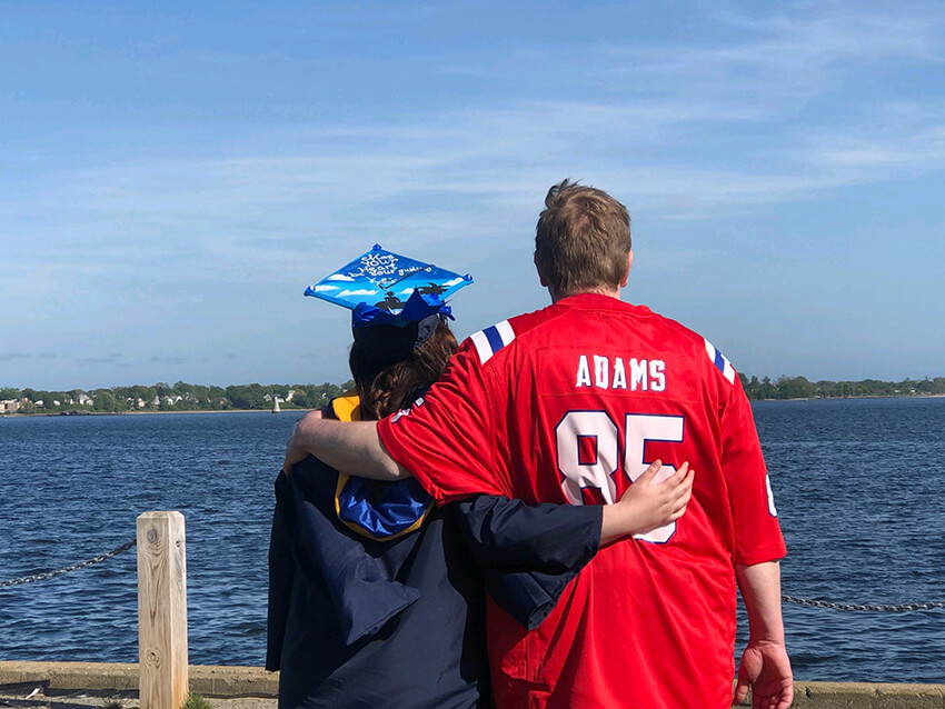 children looking at the ocean