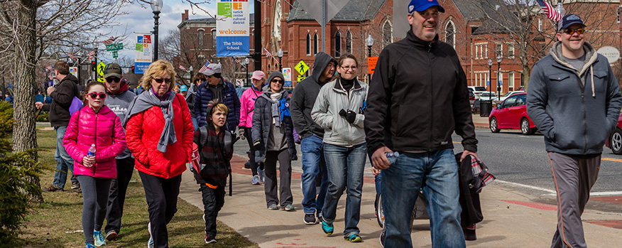 people on a walkathon